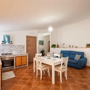  Holiday home Casa Vacanza Azzurra